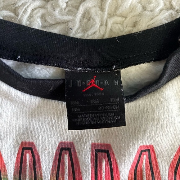 18M Nike Jordan Kids White Sweatshirt - Picture 3 of 5
